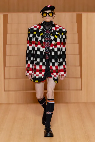Look 46